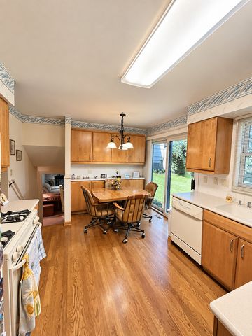 3 Alexandria Drive, Vernon Hills, IL 60061