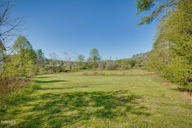 507 Ivan Greer Lane, Shady Valley, TN 37688