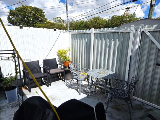 131 SW 53rd Ct 2, Miami, FL 33134