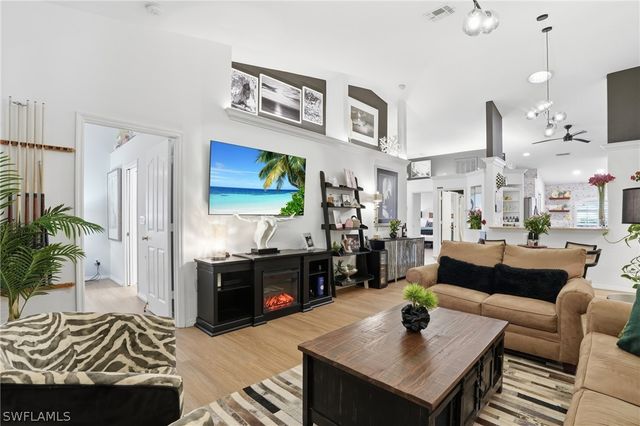 5320 Whitten DR 46, Naples, FL 34104