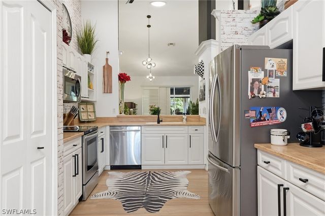 5320 Whitten DR 46, Naples, FL 34104