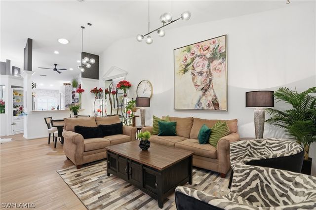 5320 Whitten DR 46, Naples, FL 34104