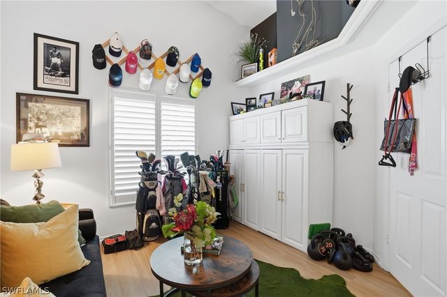 5320 Whitten DR 46, Naples, FL 34104