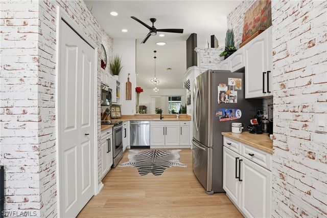 5320 Whitten DR 46, Naples, FL 34104