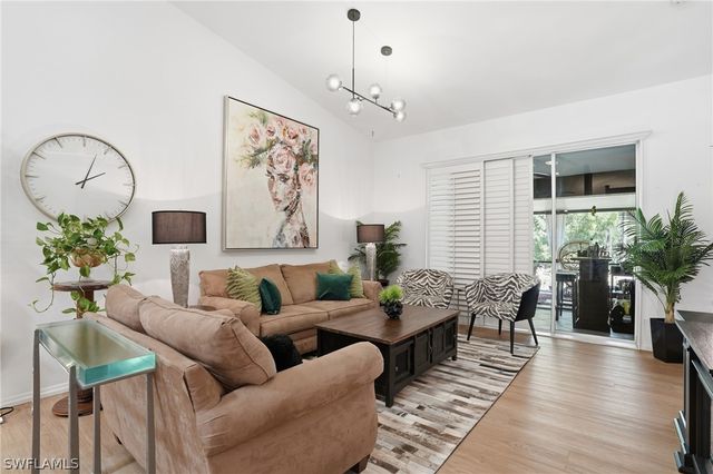 5320 Whitten DR 46, Naples, FL 34104