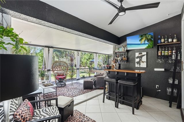 5320 Whitten DR 46, Naples, FL 34104