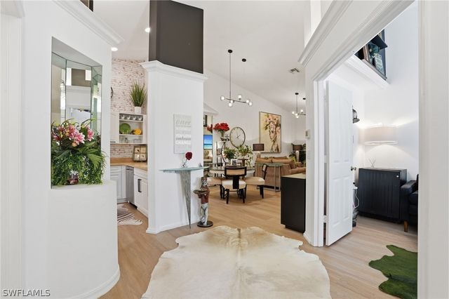 5320 Whitten DR 46, Naples, FL 34104