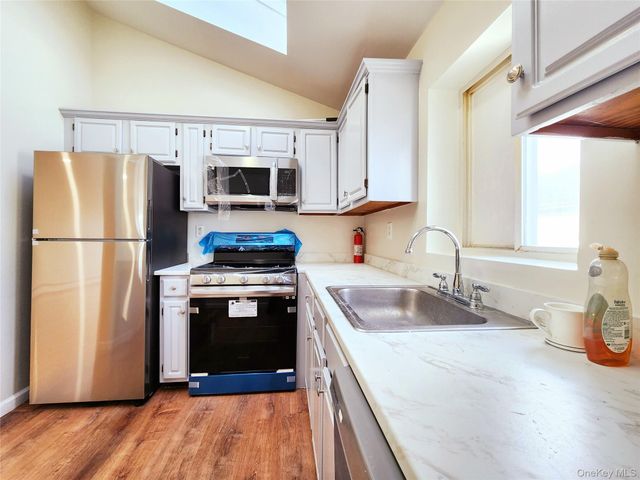 94-17 90th Avenue 2nd Floor, Woodhaven, NY 11421