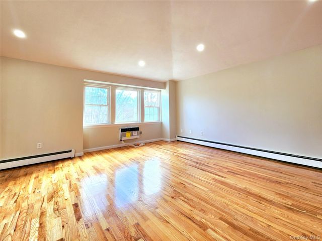 94-17 90th Avenue 2nd Floor, Woodhaven, NY 11421