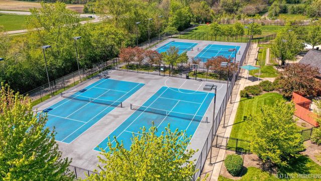 2441 Bird Lane, Batavia, IL 60510