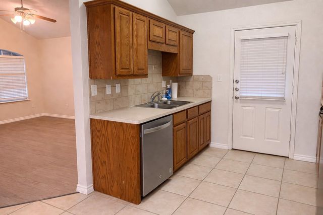 515 Olaf DR A & B, Temple, TX 76504