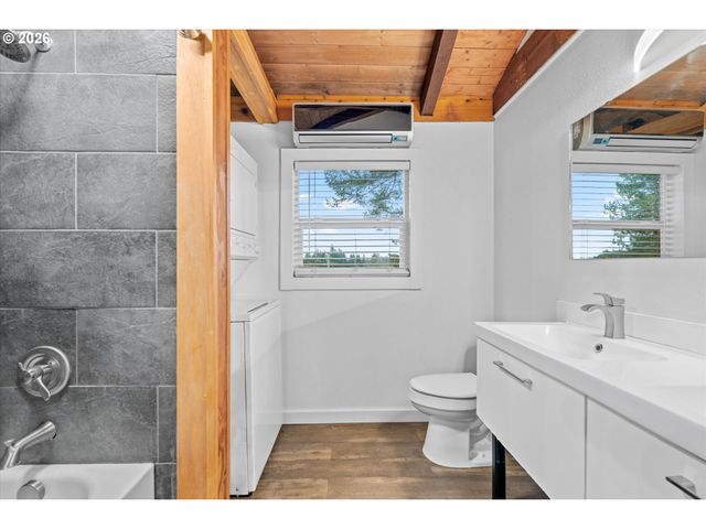 38960 Se RUDE Rd, Sandy, OR 97055
