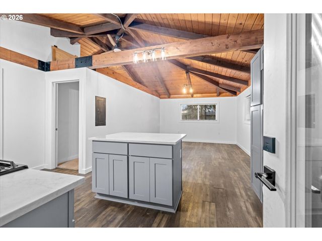 38960 Se RUDE Rd, Sandy, OR 97055