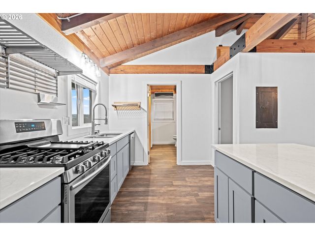 38960 Se RUDE Rd, Sandy, OR 97055