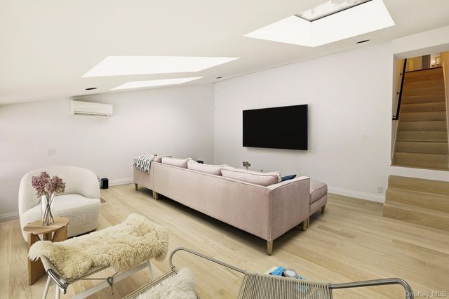 734 King Street, Chappaqua, NY 10514