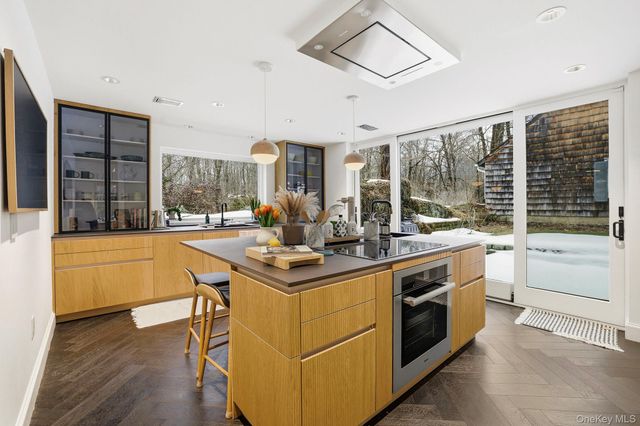 734 King Street, Chappaqua, NY 10514