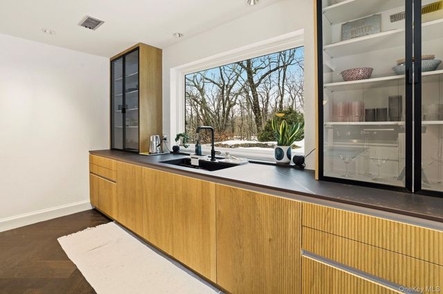 734 King Street, Chappaqua, NY 10514