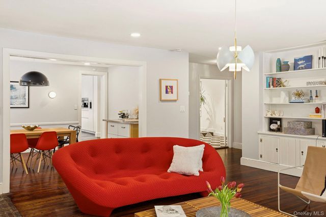 734 King Street, Chappaqua, NY 10514