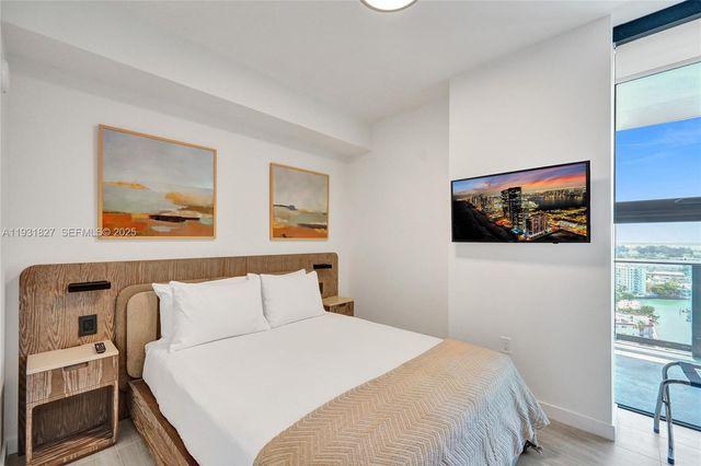 580 72nd St 1712, Miami, FL 33141