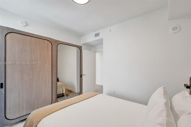 580 72nd St 1712, Miami, FL 33141