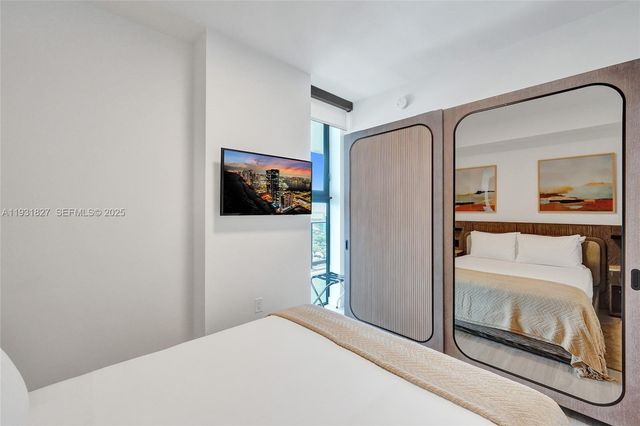 580 72nd St 1712, Miami, FL 33141