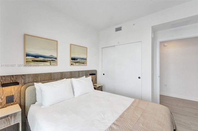 580 72nd St 1712, Miami, FL 33141