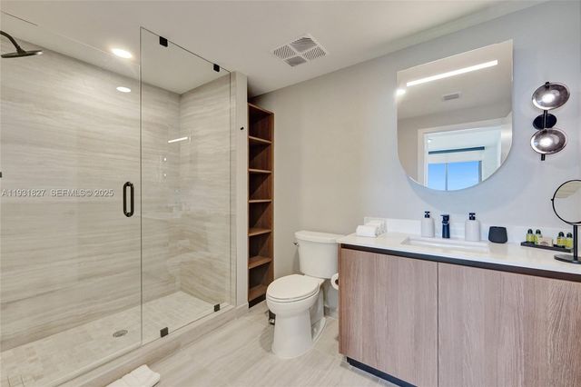 580 72nd St 1712, Miami, FL 33141