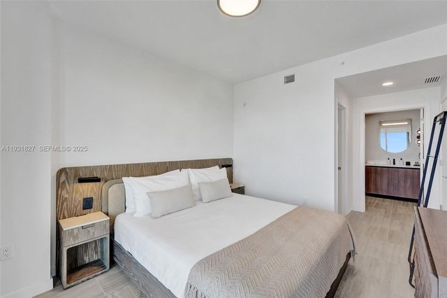 580 72nd St 1712, Miami, FL 33141