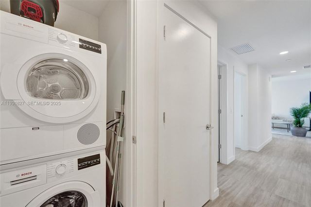 580 72nd St 1712, Miami, FL 33141