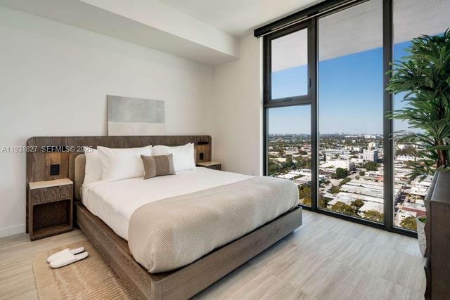 580 72nd St 1712, Miami, FL 33141