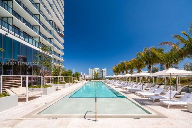 580 72nd St 1712, Miami, FL 33141