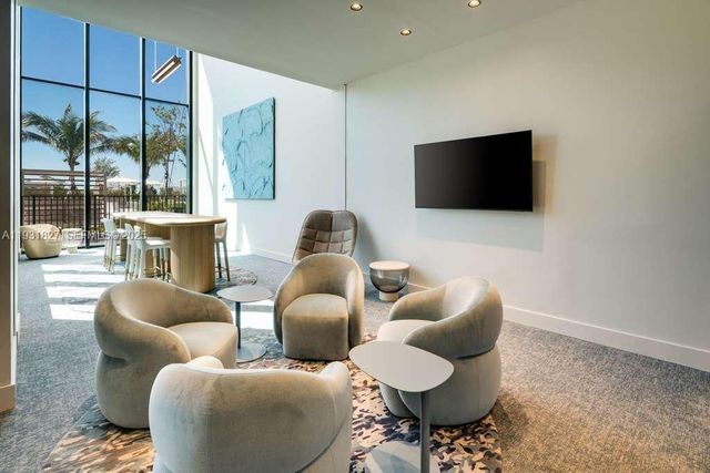 580 72nd St 1712, Miami, FL 33141