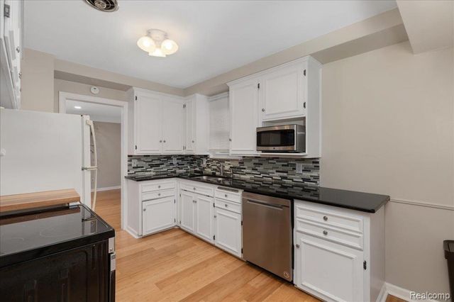 35428 Hathaway Street, Livonia, MI 48150