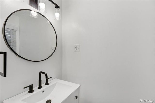 35428 Hathaway Street, Livonia, MI 48150