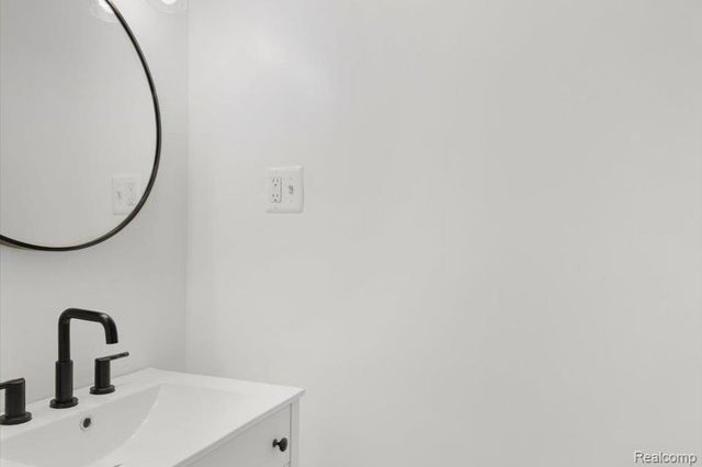 35428 Hathaway Street, Livonia, MI 48150