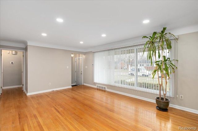 35428 Hathaway Street, Livonia, MI 48150