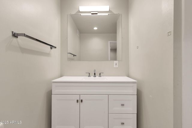 2139 S LA ROSA Drive, Tempe, AZ 85282