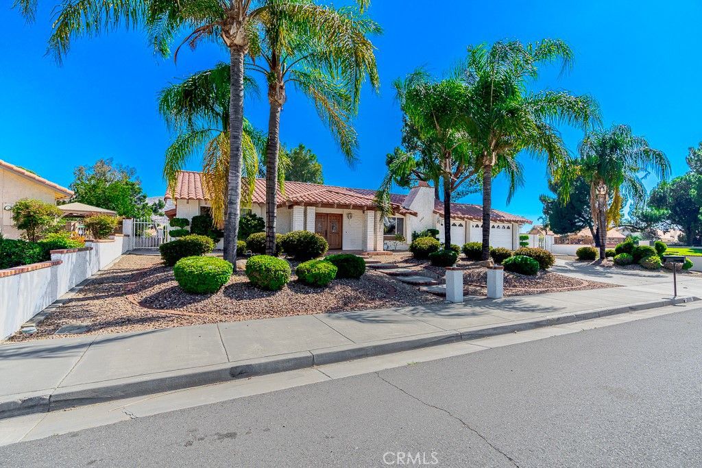Image 2 of property listing at 2899 Maple, Hemet, CA 92545