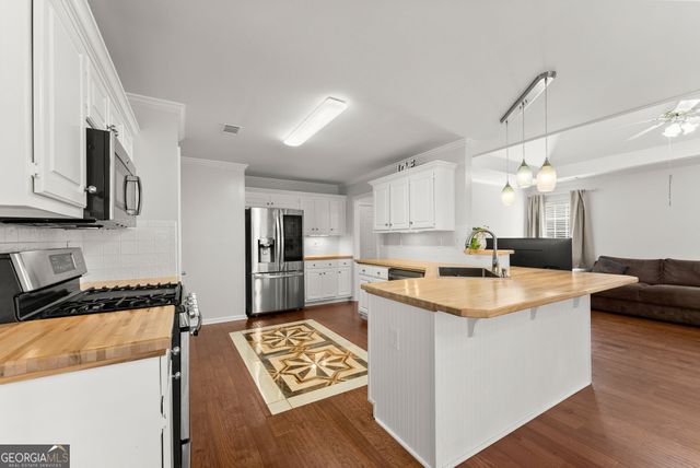 1200 Sunrise Field Court, Lawrenceville, GA 30043