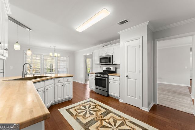 1200 Sunrise Field Court, Lawrenceville, GA 30043