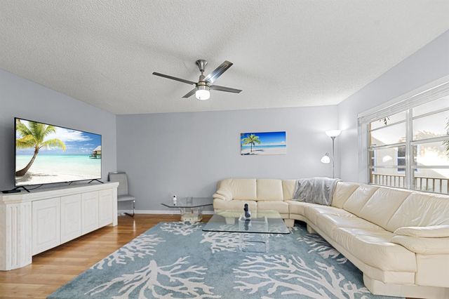 605 Flanders M, Delray Beach, FL 33484