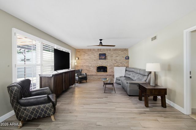 9601 N 35TH Place, Phoenix, AZ 85028