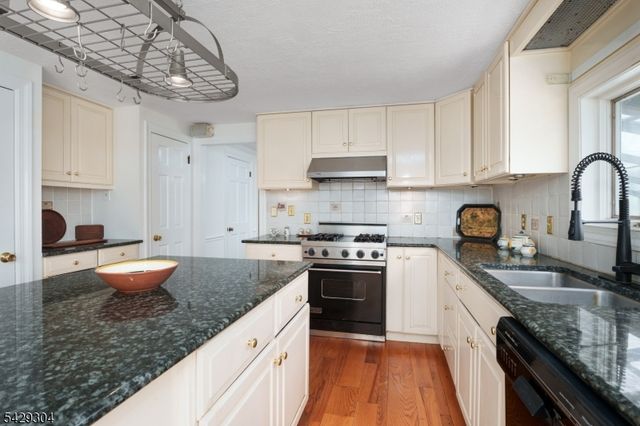 208 Mountain Rd, East Amwell Twp., NJ 08551