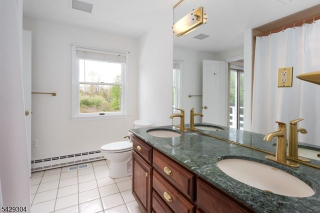 208 Mountain Rd, East Amwell Twp., NJ 08551