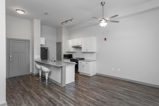 782 Riverfront Parkway 123, Chattanooga, TN 37402