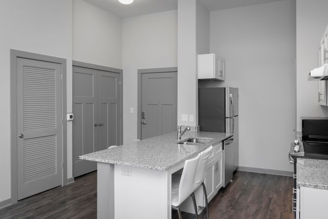 782 Riverfront Parkway 123, Chattanooga, TN 37402