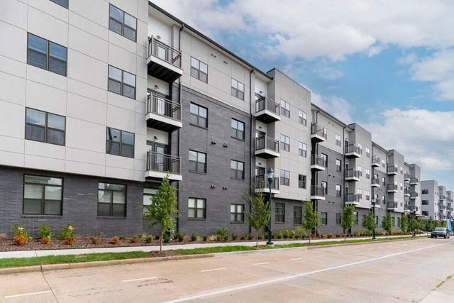782 Riverfront Parkway 123, Chattanooga, TN 37402