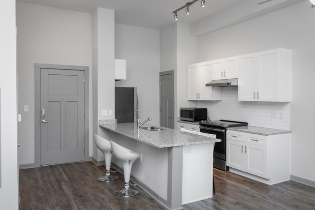 782 Riverfront Parkway 123, Chattanooga, TN 37402