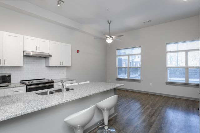 782 Riverfront Parkway 123, Chattanooga, TN 37402