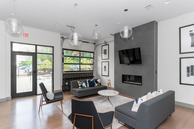 782 Riverfront Parkway 123, Chattanooga, TN 37402